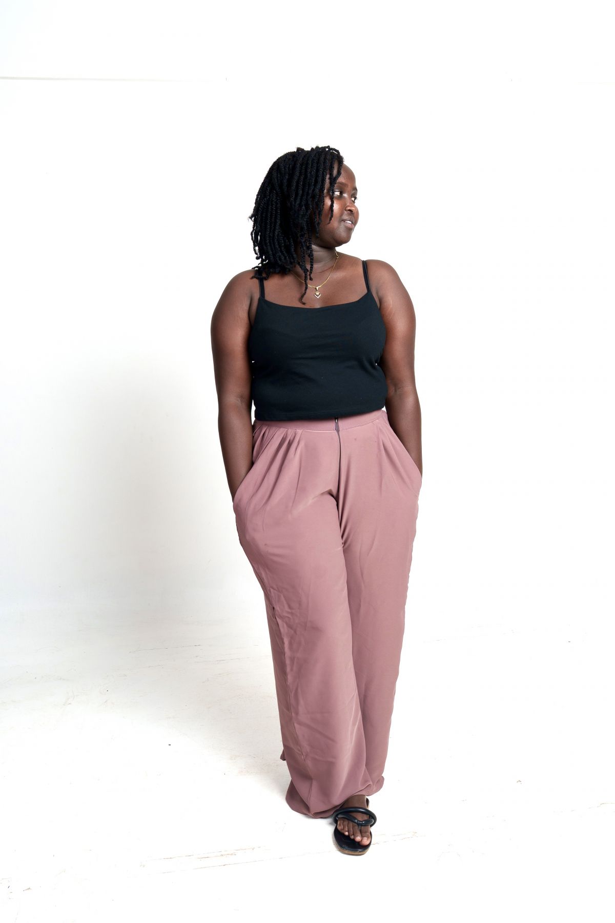 NONO'S CLOSET - Image 2